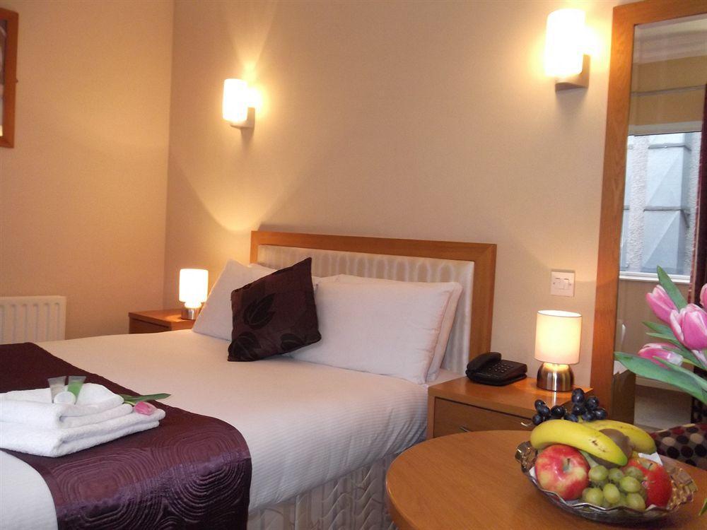 The Pier Hotel Limerick Junction Camera foto