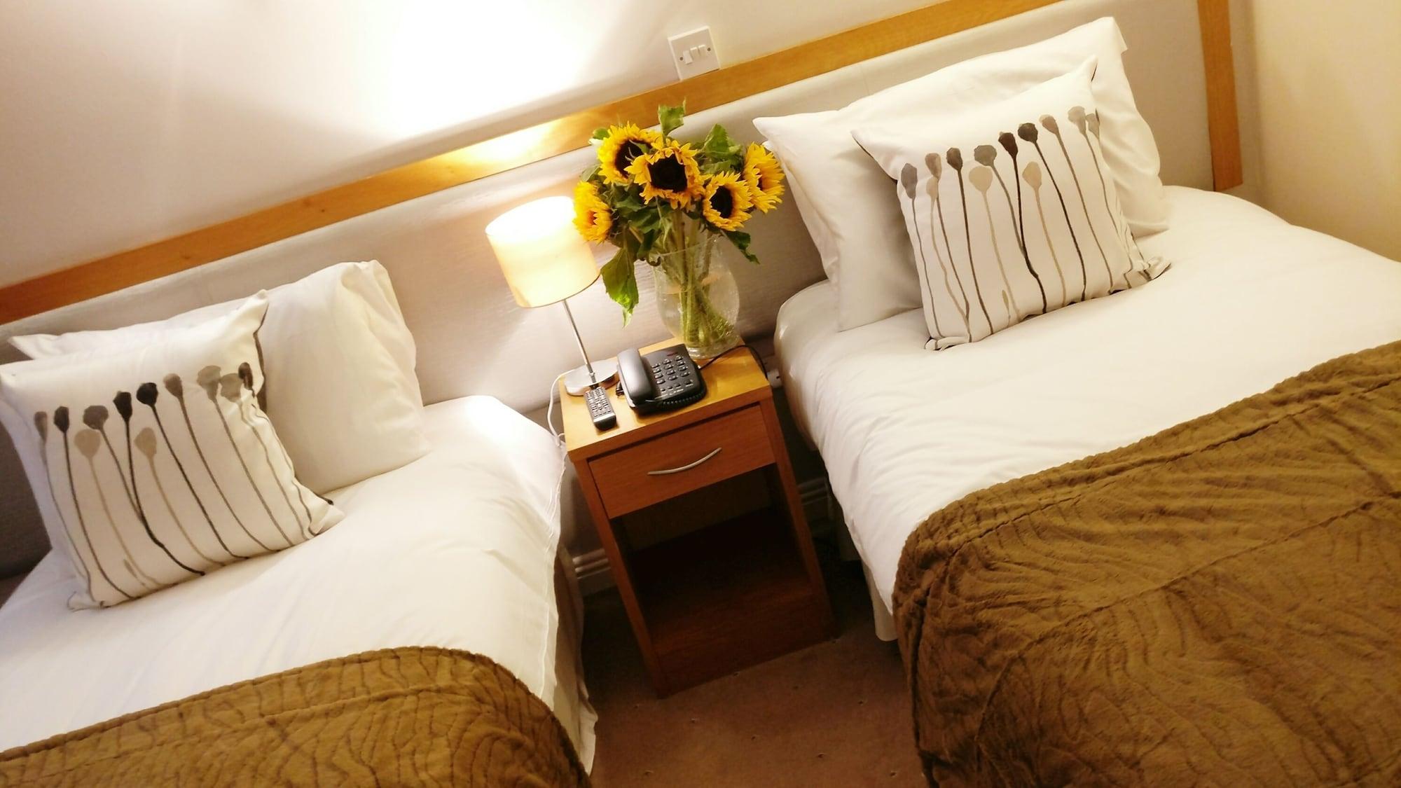 The Pier Hotel Limerick Junction Esterno foto