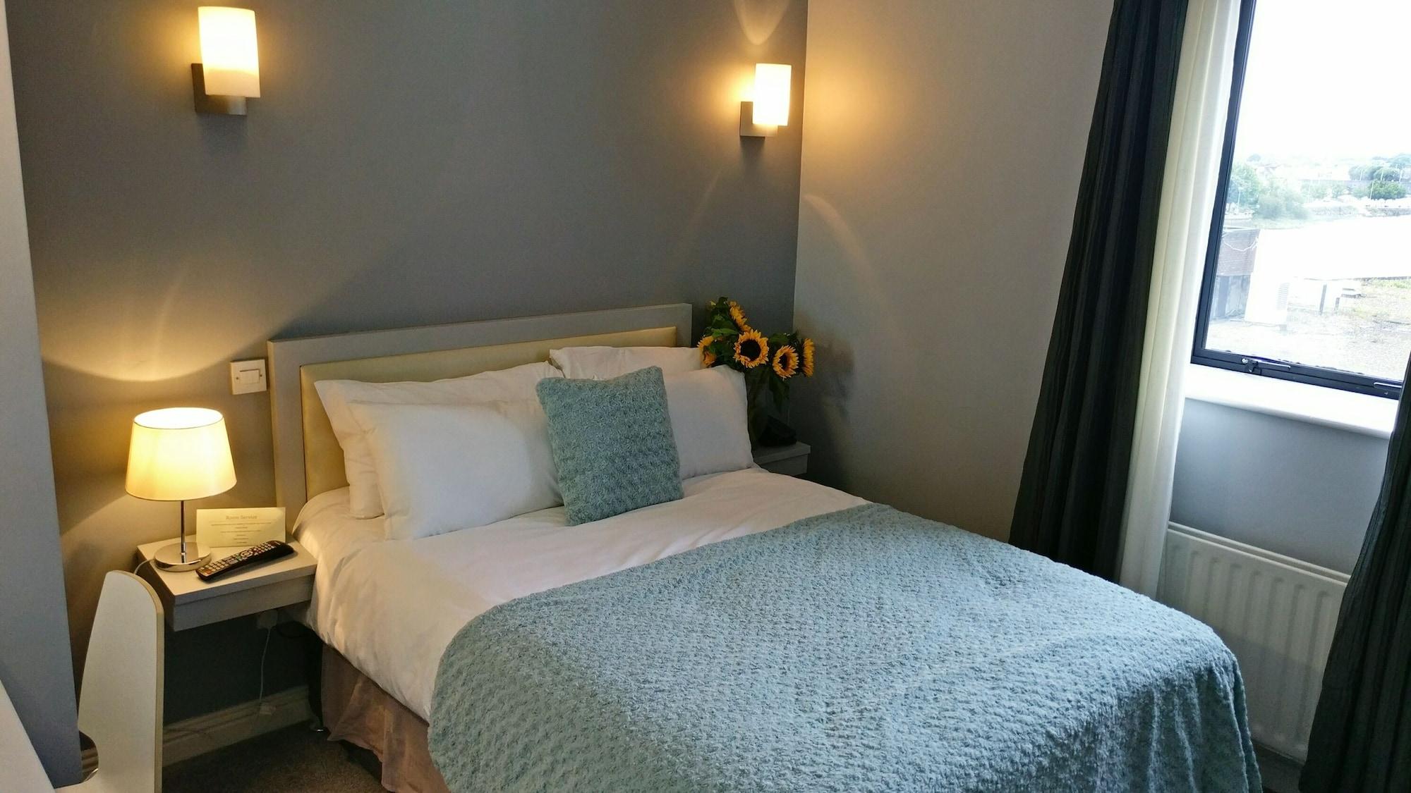 The Pier Hotel Limerick Junction Esterno foto