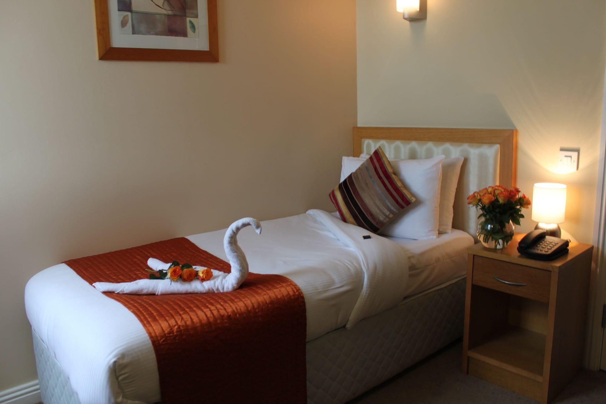 The Pier Hotel Limerick Junction Esterno foto