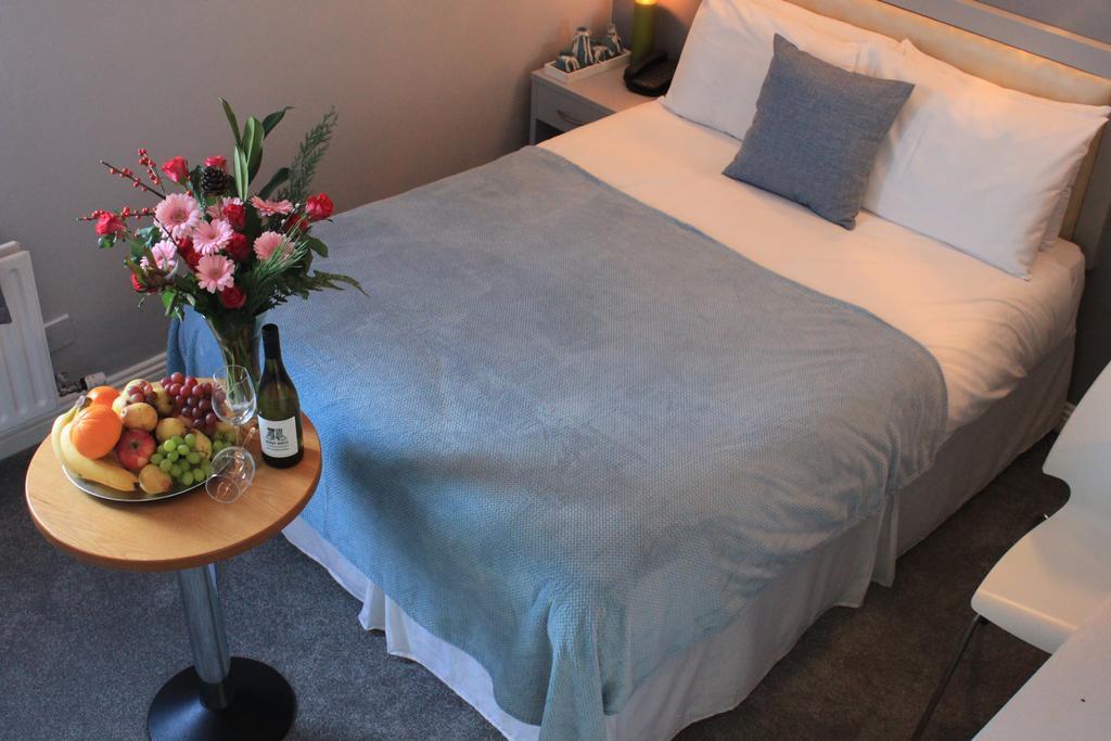 The Pier Hotel Limerick Junction Esterno foto