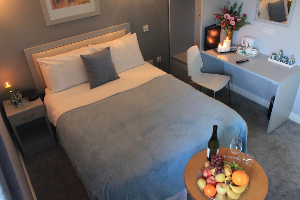 The Pier Hotel Limerick Junction Esterno foto