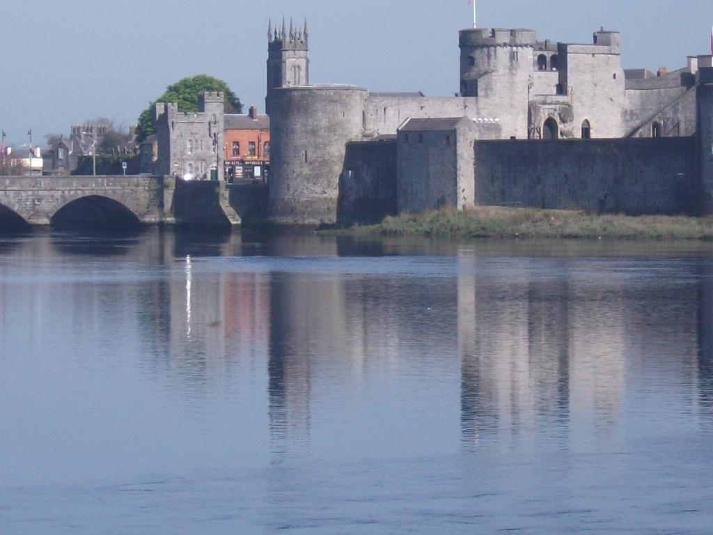 The Pier Hotel Limerick Junction Esterno foto